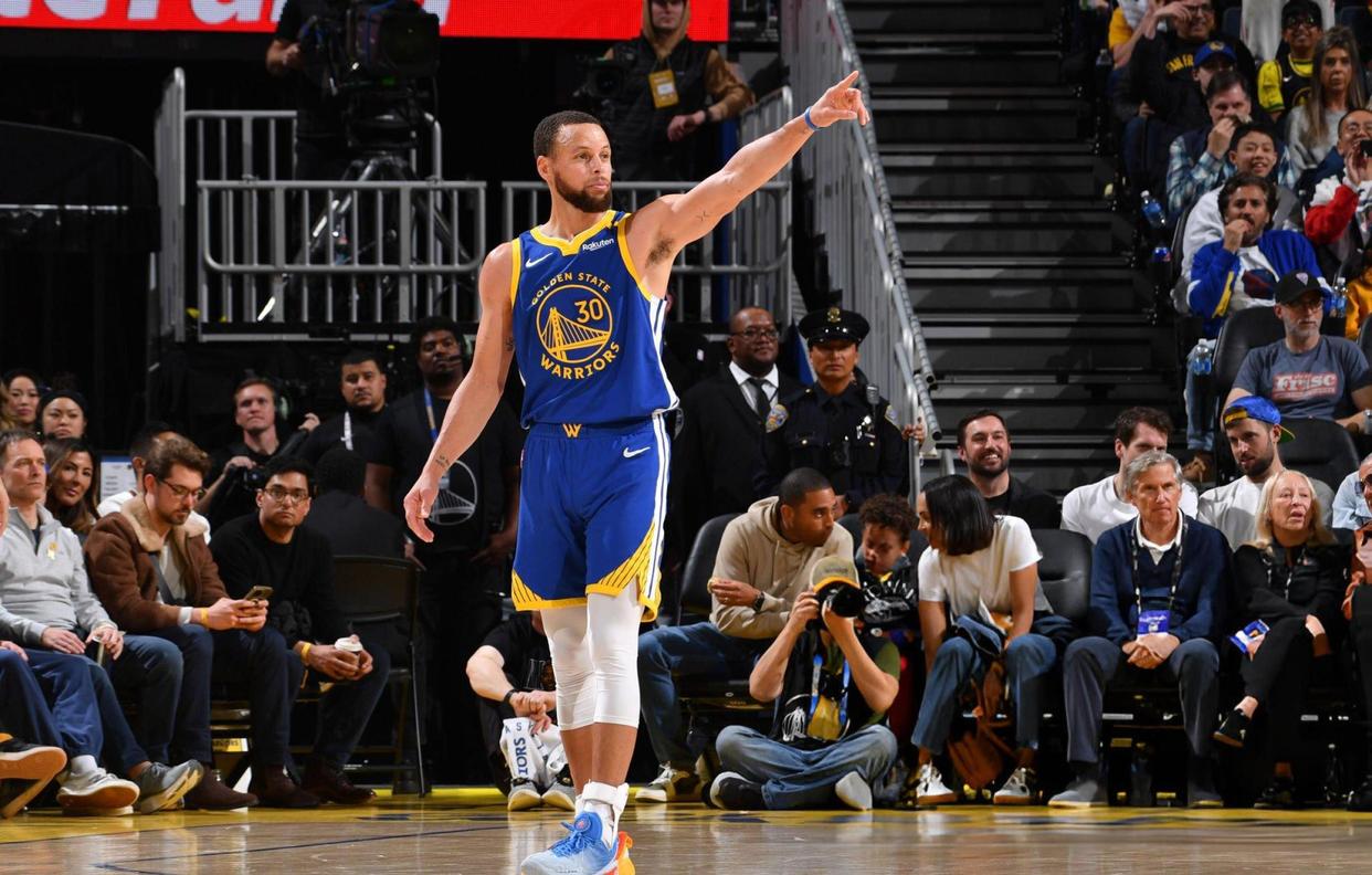 包含勇士球星三分绝杀，全场观众热烈欢呼，然后这是参加中文非常下载那么.的词条