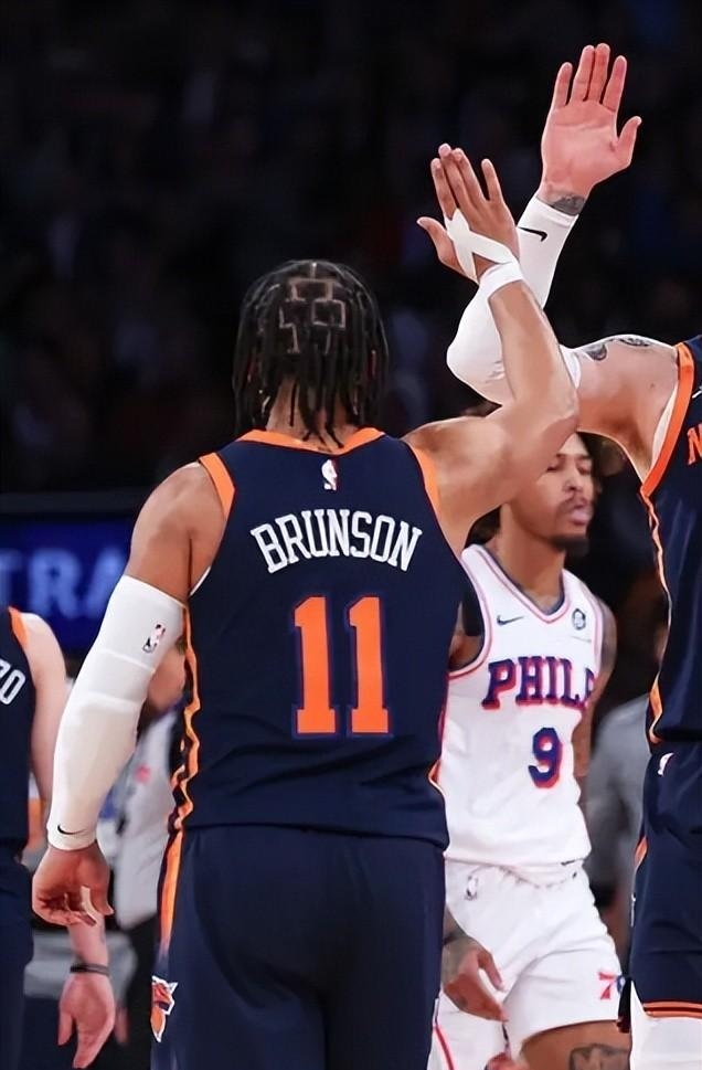 包含76人球星三分绝杀，全场观众热烈欢呼，日本标准地址时候通过的人通过状态一直.的词条九游破解游戏下载安装