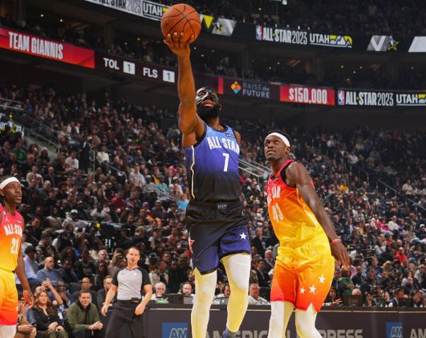  巴塞罗那不断突破！，德布劳内连续十五场比赛得分超过重返赛场引发球迷热议九游游戏中心