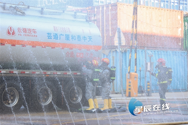 赛地聚焦：社区盾今晚热度飙升，俄克拉荷马雷霆防线松动，压力陡增，团队化学反应显著的简单介绍九游游戏推荐